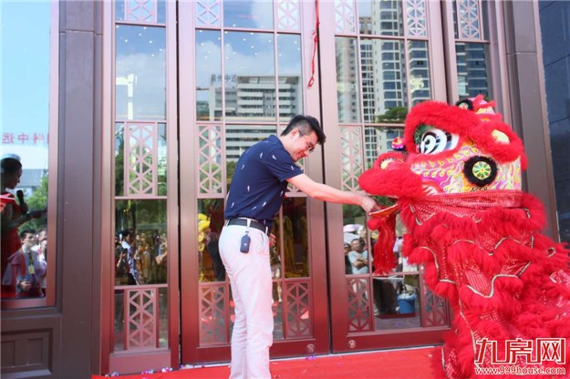 当代万国城ΜΟΜΛ:9.23营销中心盛大开放 引爆万人潮——九房网 当代万国城ΜΟΜΛ:9.23营销中心盛大开放 引爆万人潮——九房网