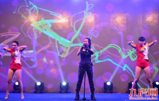 “鸿”动全城!中梁地产群星演唱会11.11启幕——九房网 “鸿”动全城!中梁地产群星演唱会11.11启幕——九房网