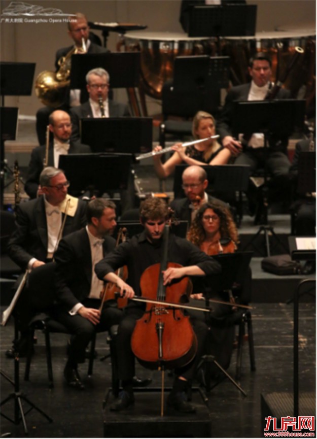 奥园联袂伦敦爱乐乐团成功举办跨年音乐会——九房网 奥园联袂伦敦爱乐乐团成功举办跨年音乐会——九房网