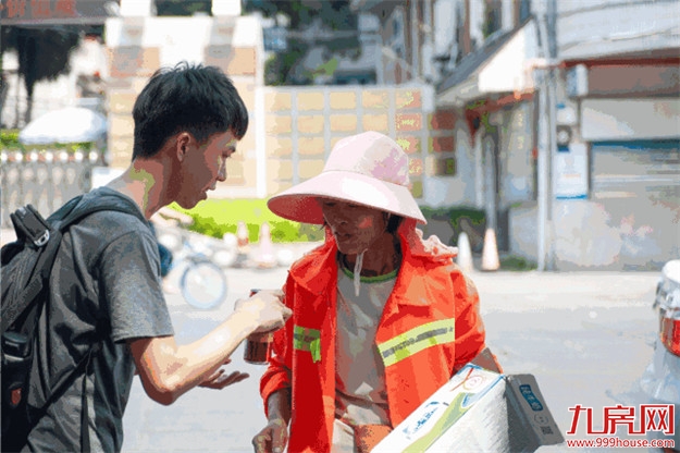 【揭秘】感动一座城！泉州“无人冰箱”的主人被找到了！——九房网