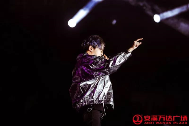 一夜“撩动”一座城!安溪万达亮灯之夜全景航拍新鲜出炉,快来看看!——九房网 一夜“撩动”一座城!安溪万达亮灯之夜全景航拍新鲜出炉,快来看看!——九房网