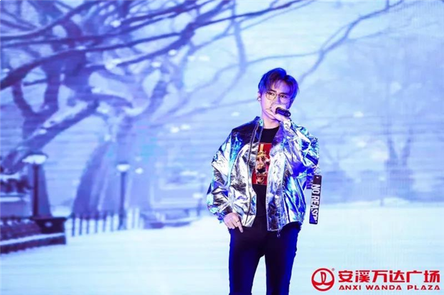 一夜“撩动”一座城!安溪万达亮灯之夜全景航拍新鲜出炉,快来看看!——九房网 一夜“撩动”一座城!安溪万达亮灯之夜全景航拍新鲜出炉,快来看看!——九房网