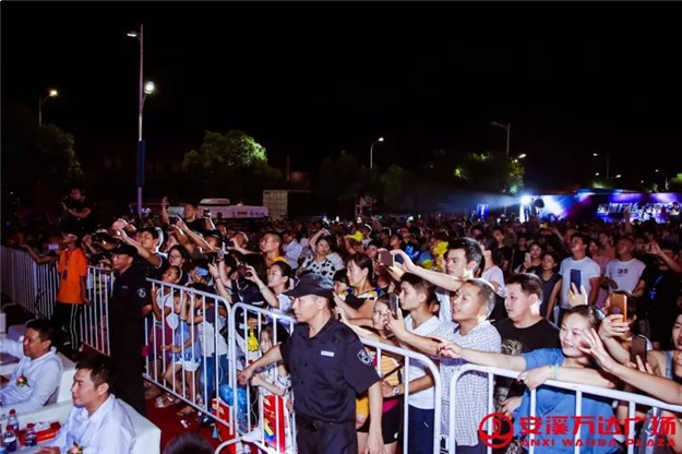 一夜“撩动”一座城!安溪万达亮灯之夜全景航拍新鲜出炉,快来看看!——九房网 一夜“撩动”一座城!安溪万达亮灯之夜全景航拍新鲜出炉,快来看看!——九房网