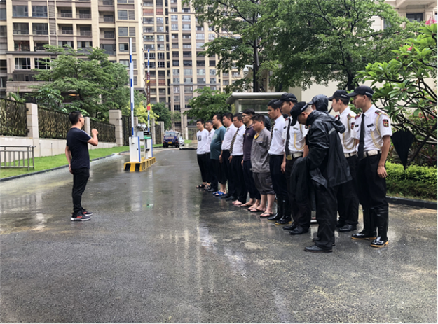 暴雨来袭,有一群人坚守一线,共同守护家园——九房网 暴雨来袭,有一群人坚守一线,共同守护家园——九房网