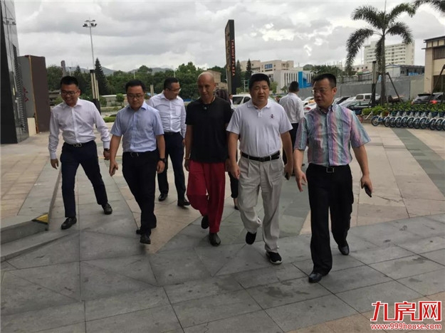 泰禾集团董事长黄其森莅临泉州泰禾广场视察,城市作品再获肯定!——九房网 泰禾集团董事长黄其森莅临泉州泰禾广场视察,城市作品再获肯定!——九房网