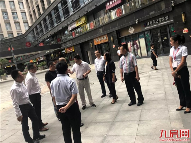 泰禾集团董事长黄其森莅临泉州泰禾广场视察,城市作品再获肯定!——九房网 泰禾集团董事长黄其森莅临泉州泰禾广场视察,城市作品再获肯定!——九房网