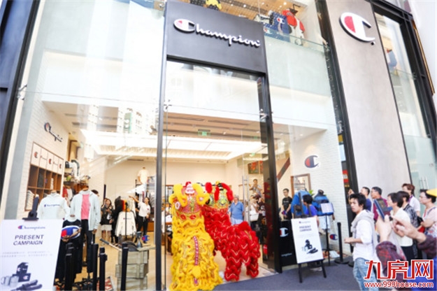 魔都再添全球购物新名片 世茂广场商业升级助推城市品牌——九房网 魔都再添全球购物新名片 世茂广场商业升级助推城市品牌——九房网