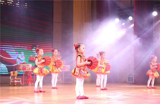 有你世界更精彩,首届台商区少儿春晚大赛完美收官!——九房网 有你世界更精彩,首届台商区少儿春晚大赛完美收官!——九房网