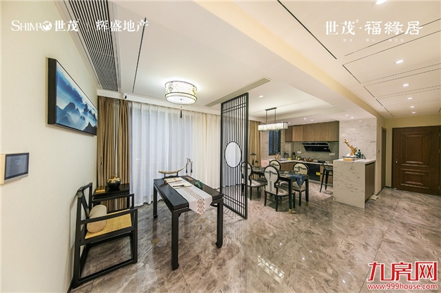 世界城一展厅惊现“龙”的身影！真相竟与世茂双组团新品有关？——九房网