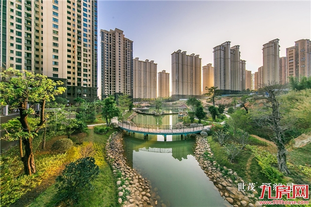 世界城一展厅惊现“龙”的身影！真相竟与世茂双组团新品有关？——九房网