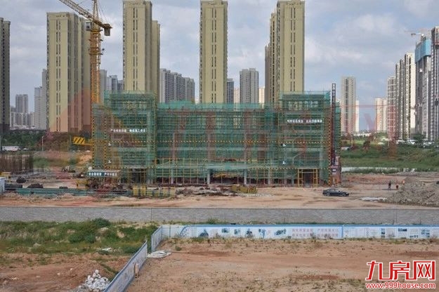 两年涨3813元/㎡！一天怒踩7盘！未来这个板块还要火一波！——九房网