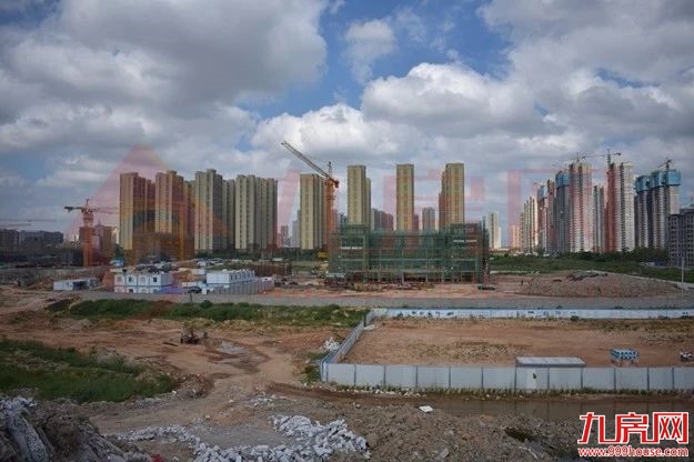 两年涨3813元/㎡！一天怒踩7盘！未来这个板块还要火一波！——九房网