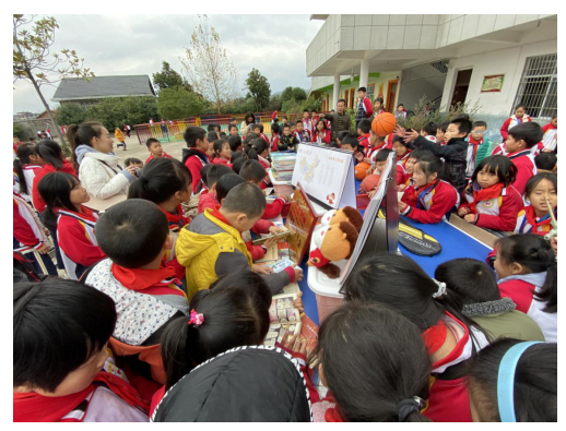 为爱FUN声 书暖童心-2019中骏集团公益捐书助学月圆满落幕——九房网 为爱FUN声 书暖童心-2019中骏集团公益捐书助学月圆满落幕——九房网