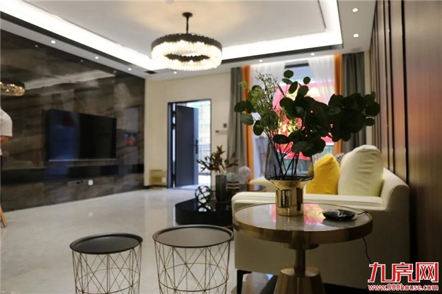 海峡国际五金机电城三期空中花园洋房样板房实景绽放,商务典范引万众瞩目——九房网 海峡国际五金机电城三期空中花园洋房样板房实景绽放,商务典范引万众瞩目——九房网