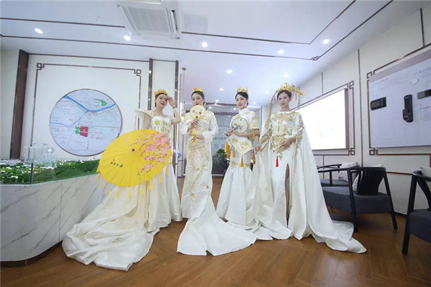 一鉴倾城,耀启城芯!美的·云玺台城市展厅璀璨绽放!——九房网 一鉴倾城,耀启城芯!美的·云玺台城市展厅璀璨绽放!——九房网