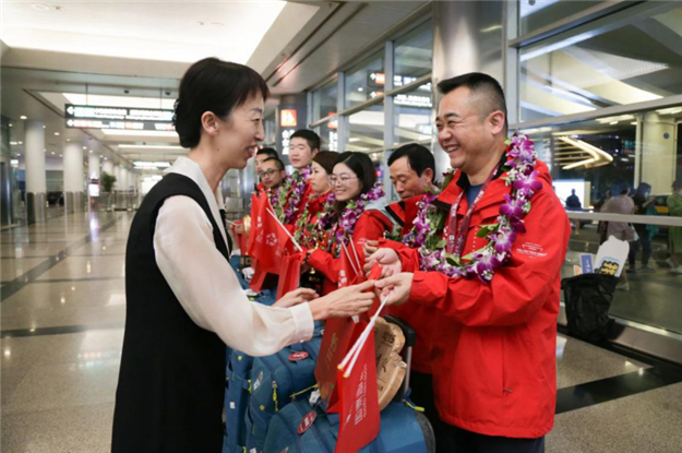 福信戈三战队夺得戈壁挑战赛品牌A队冠军，载誉归来——九房网