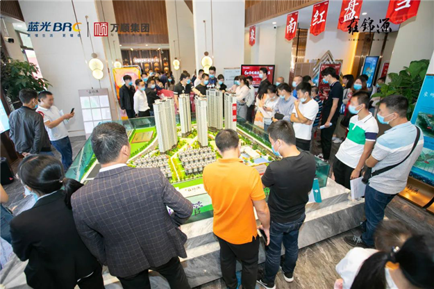 两开两罄 | 蓝光万顺·雍锦源6#加推告罄,流量红盘,再续奇绩——九房网 两开两罄 | 蓝光万顺·雍锦源6#加推告罄,流量红盘,再续奇绩——九房网