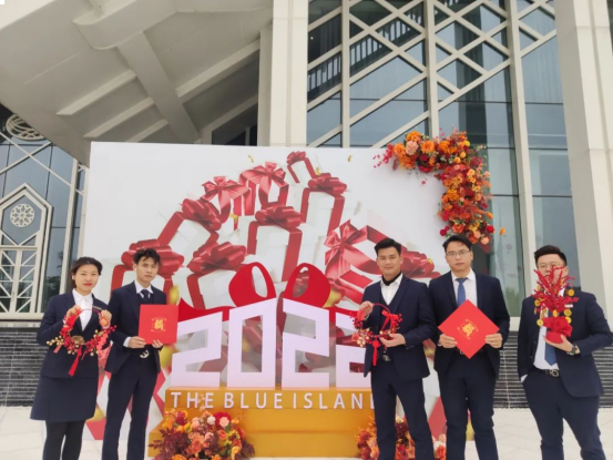 “一块陪伴”计划新春升级,世茂海峡稳健经营再出奇招——九房网 “一块陪伴”计划新春升级,世茂海峡稳健经营再出奇招——九房网