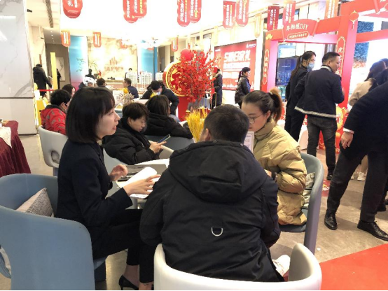 “一块陪伴”计划新春升级,世茂海峡稳健经营再出奇招——九房网 “一块陪伴”计划新春升级,世茂海峡稳健经营再出奇招——九房网