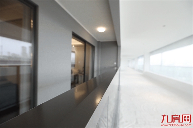 未来已来!精装大平层+智能家居,才是真正的豪宅第一梯队!——九房网 未来已来!精装大平层+智能家居,才是真正的豪宅第一梯队!——九房网