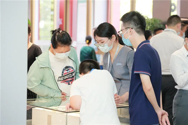 惊艳亮相 | 远洋城建·水墨风景项目营销中心盛启!——九房网 惊艳亮相 | 远洋城建·水墨风景项目营销中心盛启!——九房网