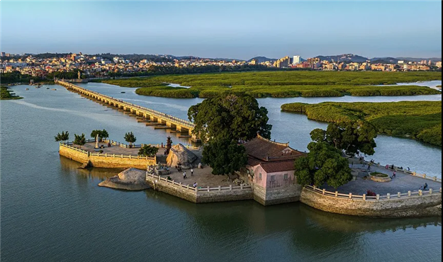 三足鼎立大格局之下,如何抢占泉州人居中心?——九房网 三足鼎立大格局之下,如何抢占泉州人居中心?——九房网