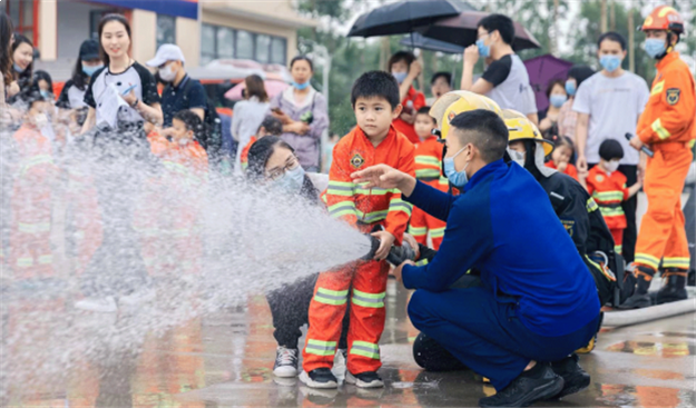美的置业浙闽区域倾情呈现!云端团圆,共温暖家园——九房网 美的置业浙闽区域倾情呈现!云端团圆,共温暖家园——九房网