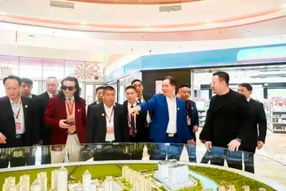 侯昌财董事长荣任中华侯氏世界联谊总会会长——九房网 侯昌财董事长荣任中华侯氏世界联谊总会会长——九房网