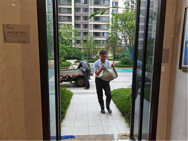 逆风而行|福建史上第二强台风“杜苏芮”来袭,物业人在行动——九房网 逆风而行|福建史上第二强台风“杜苏芮”来袭,物业人在行动——九房网