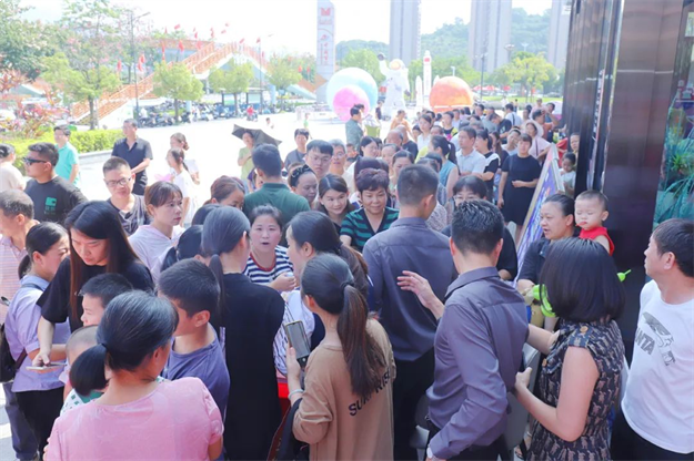 全城瞩目!美岭·新榜尊邸 城市展厅10.1盛大开放——九房网 全城瞩目!美岭·新榜尊邸 城市展厅10.1盛大开放——九房网