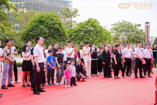 登峯人气 瞩目全城| 晋兴·御峯营销中心盛大开放——九房网 登峯人气 瞩目全城| 晋兴·御峯营销中心盛大开放——九房网